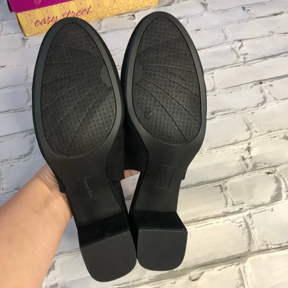 NWT Floral Embroidered Chunky Block Heels - Picture 9 of 12